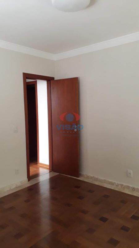 Apartamento à venda no Bairro Pau Preto: 