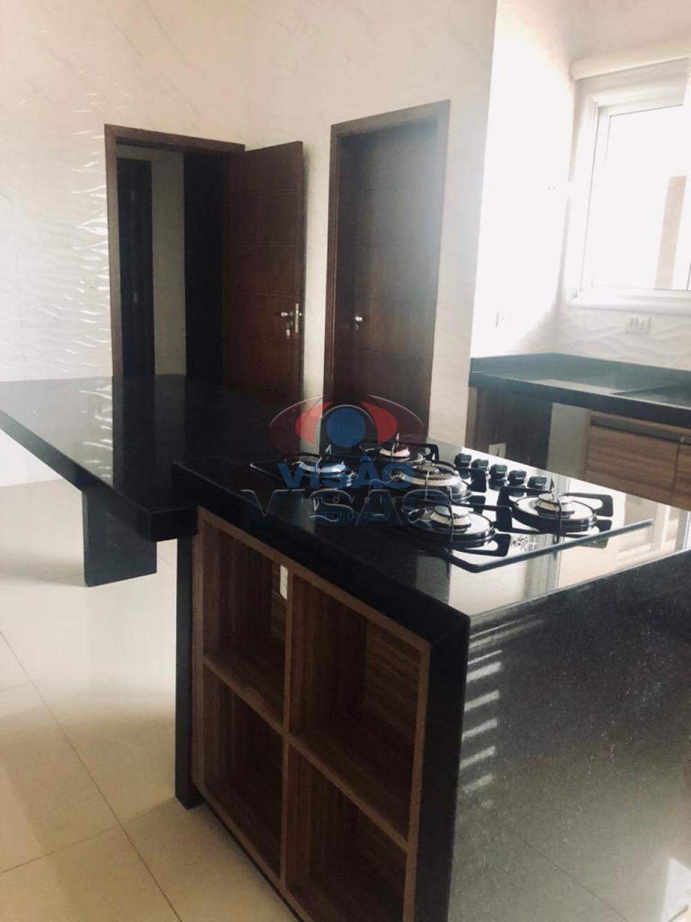 Casa em condomínio à venda no Helvétia: 