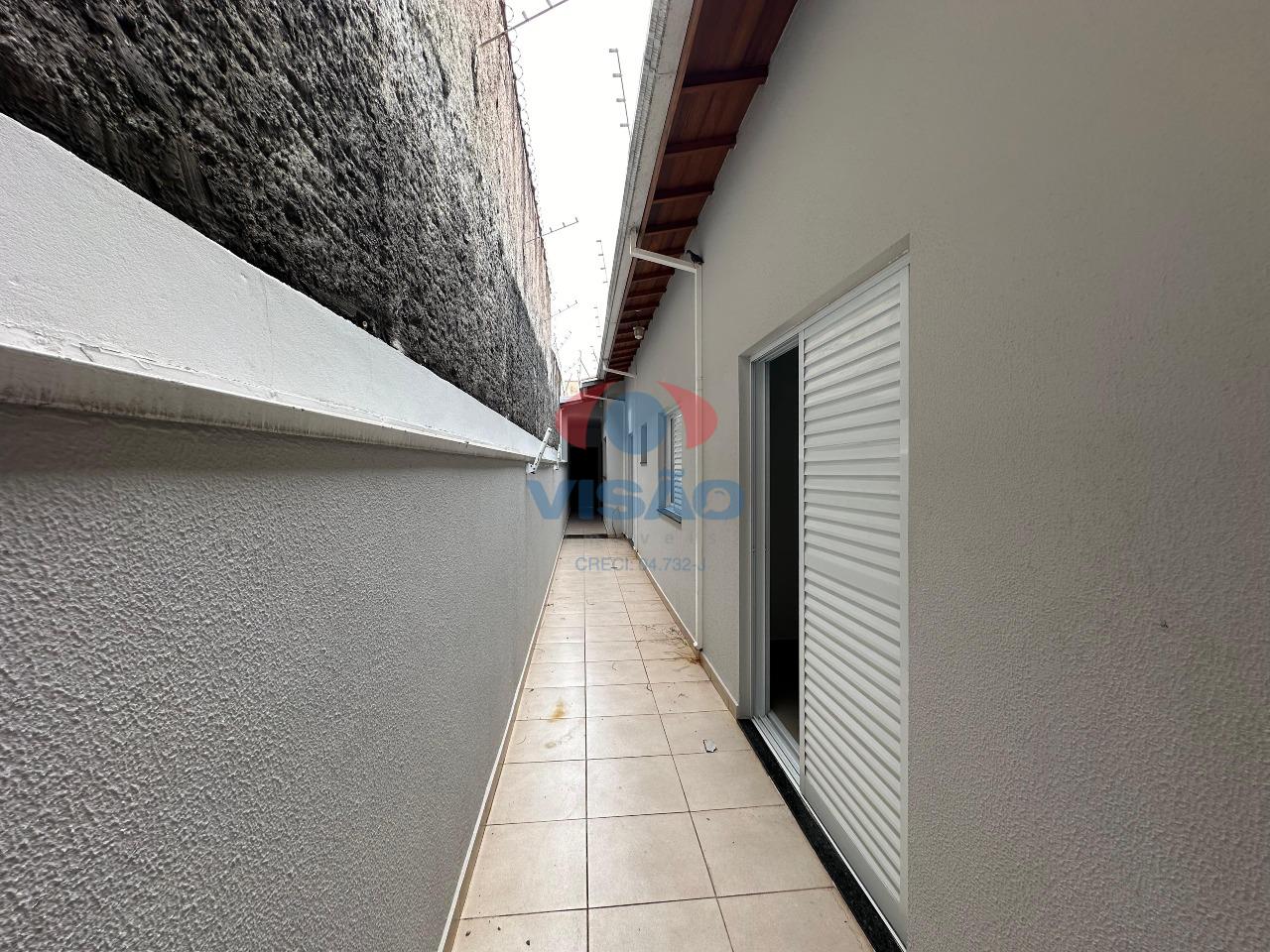 Casa para aluguel no Jardim Cristina: corredor externo