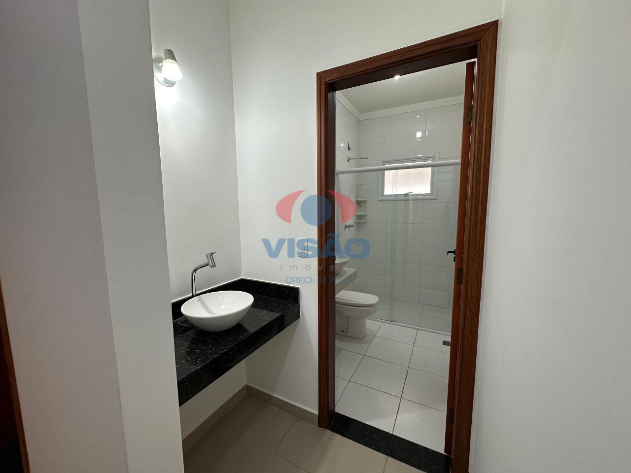 Casa para aluguel no Jardim Cristina: banheiro social