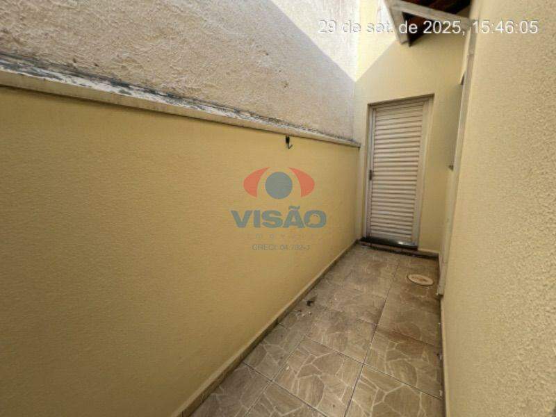 Casa para aluguel no Jardim Itamaracá: Corredor Externo