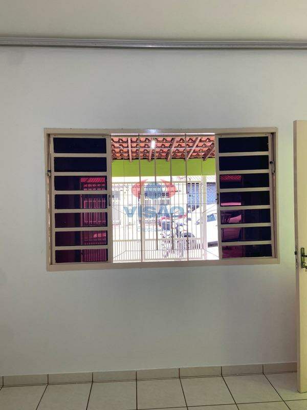 Casa para aluguel no Jardim Oliveira Camargo: