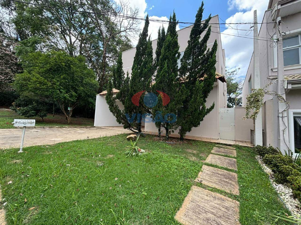 Casa em condomínio para aluguel no Jardim Portal de Itaici: 