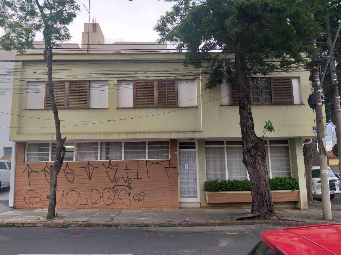 Casa à venda no Centro: