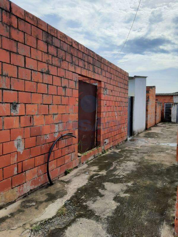 Casa à venda no Jardim Oliveira Camargo: 