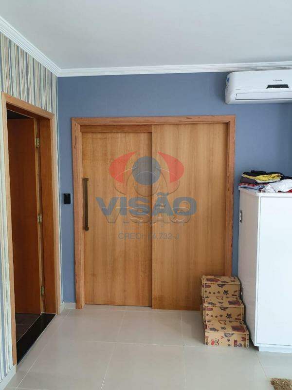 Casa em condomínio à venda no Horizonte Azul: