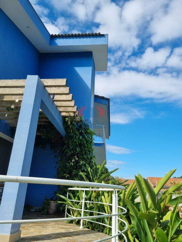 Casa em condomínio à venda no Terras de Itaici: 