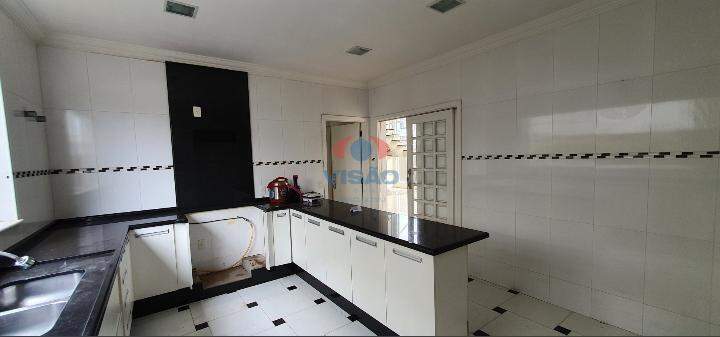 Casa em condomínio para aluguel no Jardim Vila Paradiso: 