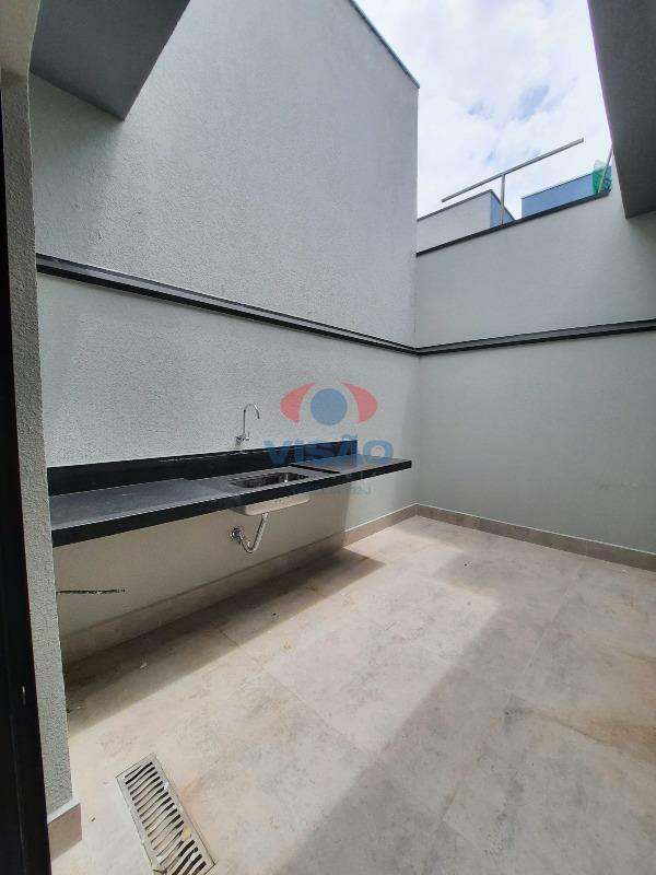 Casa em condomínio à venda no Jardins do Império: