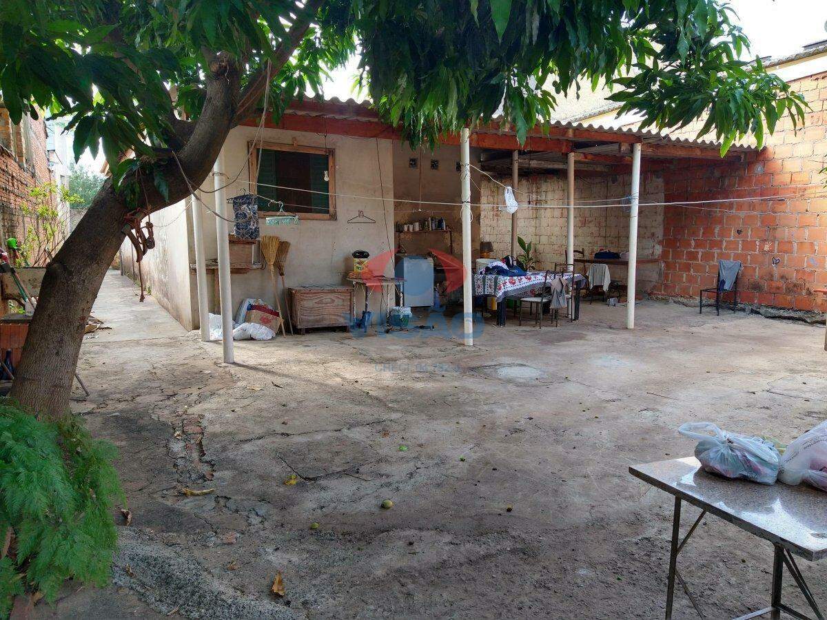 Casa à venda no Centro: 