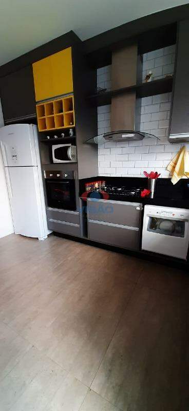 Casa em condomínio à venda no Jardins do Império: 