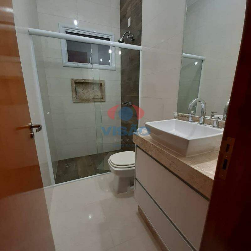 Casa em condomínio à venda no Jardins do Império: 