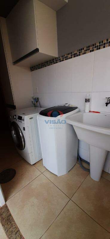 Casa em condomínio à venda no Jardins do Império: 