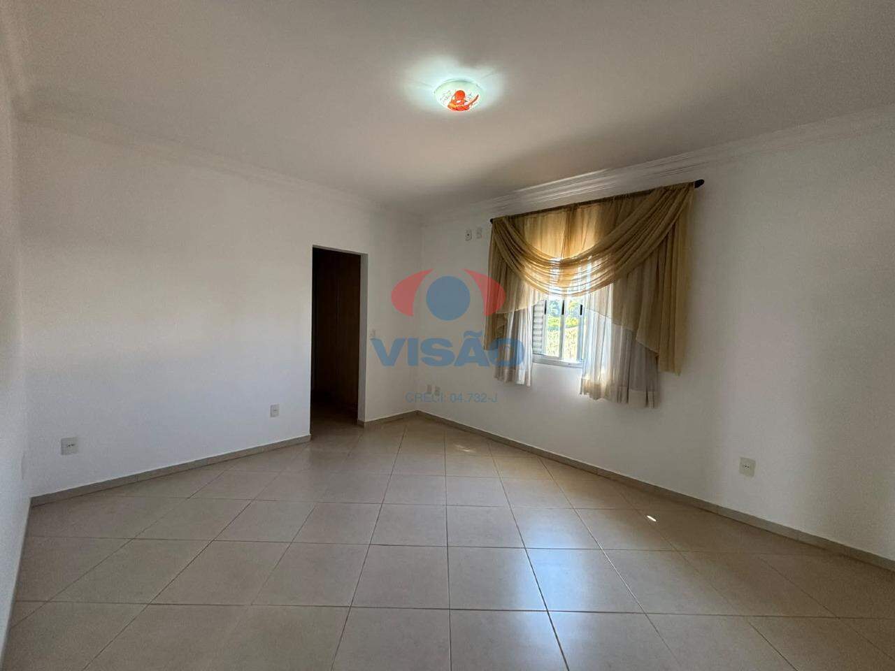 Casa em condomínio para aluguel no Vila Suíça: