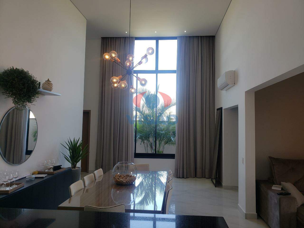 Casa em condomínio à venda no Jardim dos Lagos: