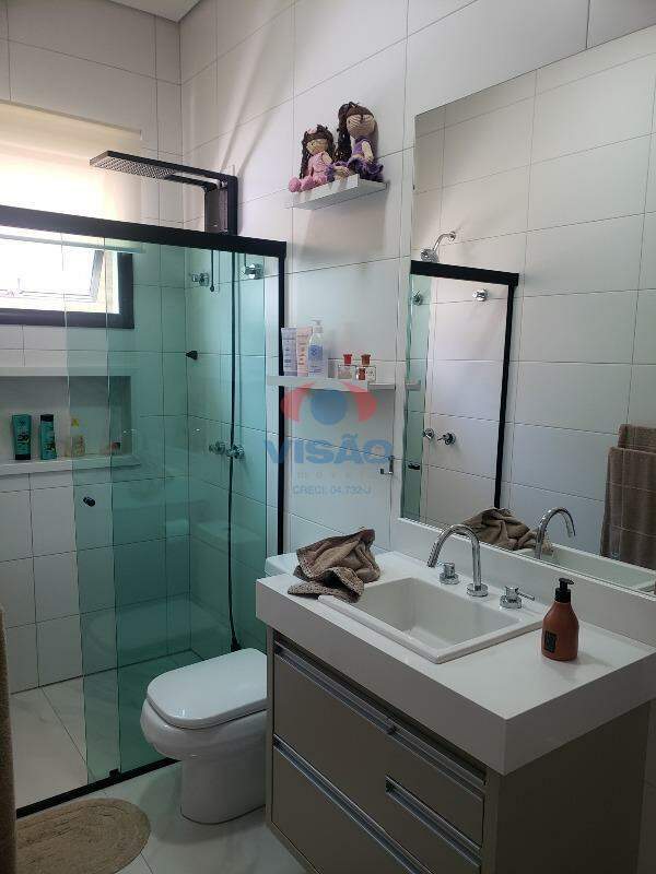 Casa em condomínio à venda no Jardim dos Lagos: 
