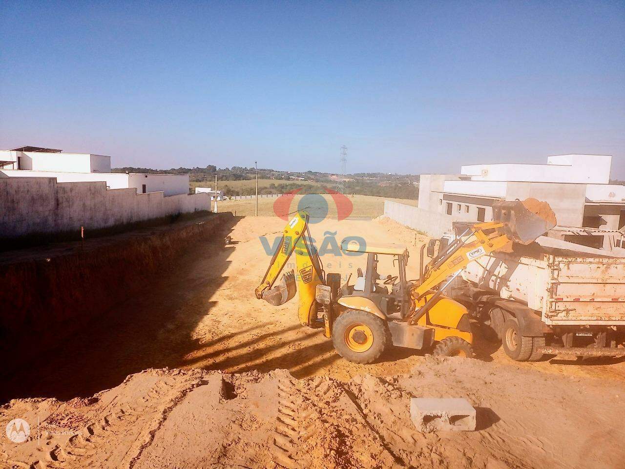 Terreno em condomínio à venda no Jardim Quintas da Terracota: