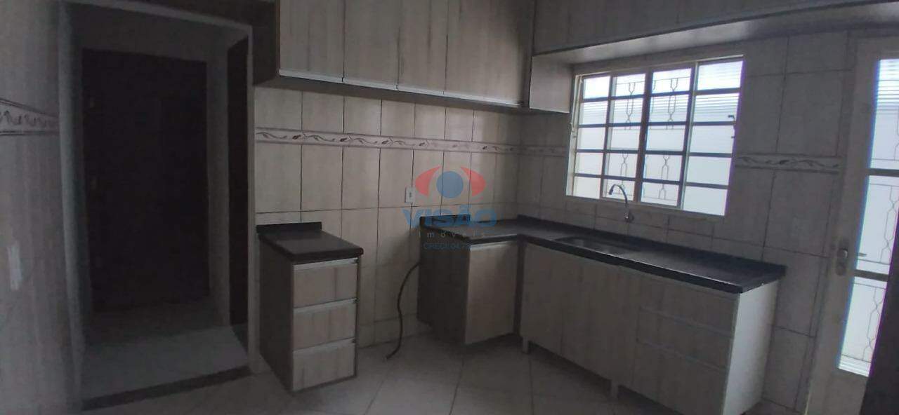 Casa à venda no Jardim Oliveira Camargo: 