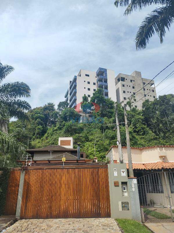 Apartamento à venda no Barra da Lagoa: 