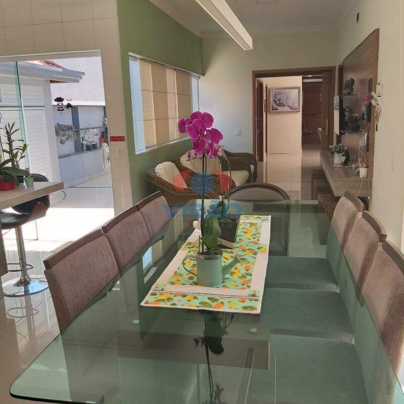 Casa - Sobrado à venda no Centro: 