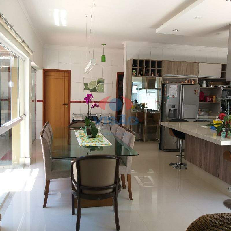 Casa - Sobrado à venda no Centro: 