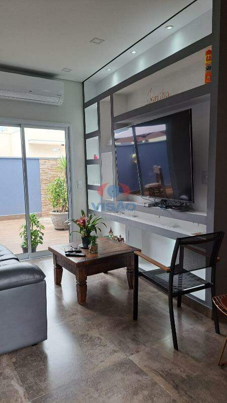 Casa em condomínio à venda no Jardins do Império: 