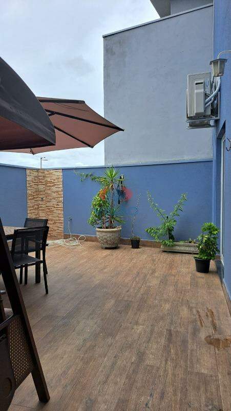 Casa em condomínio à venda no Jardins do Império: 