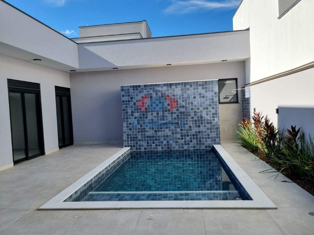 Casa em condomínio à venda no Jardim Laguna: 