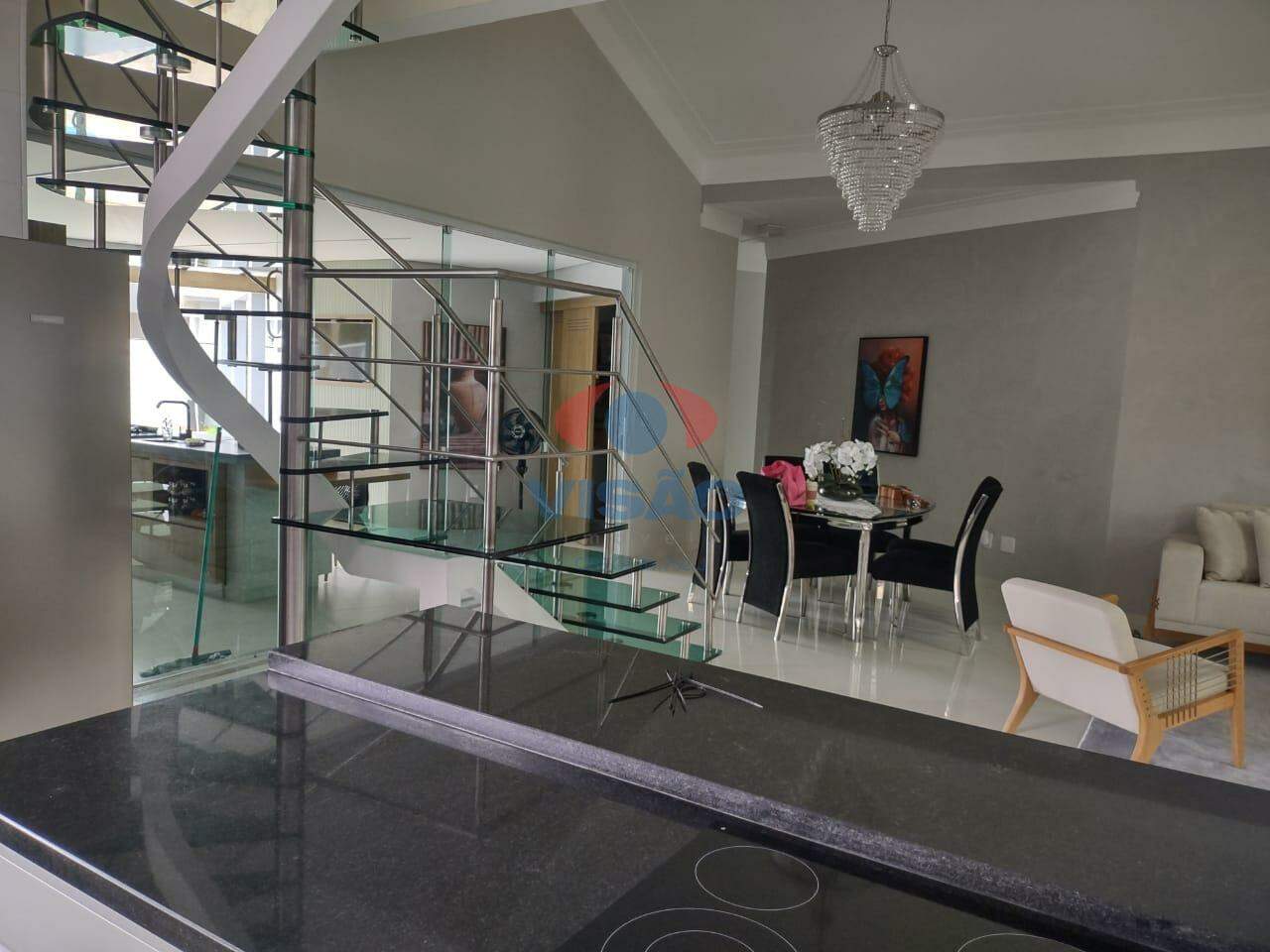 Casa em condomínio à venda no Jardim dos Lagos: 