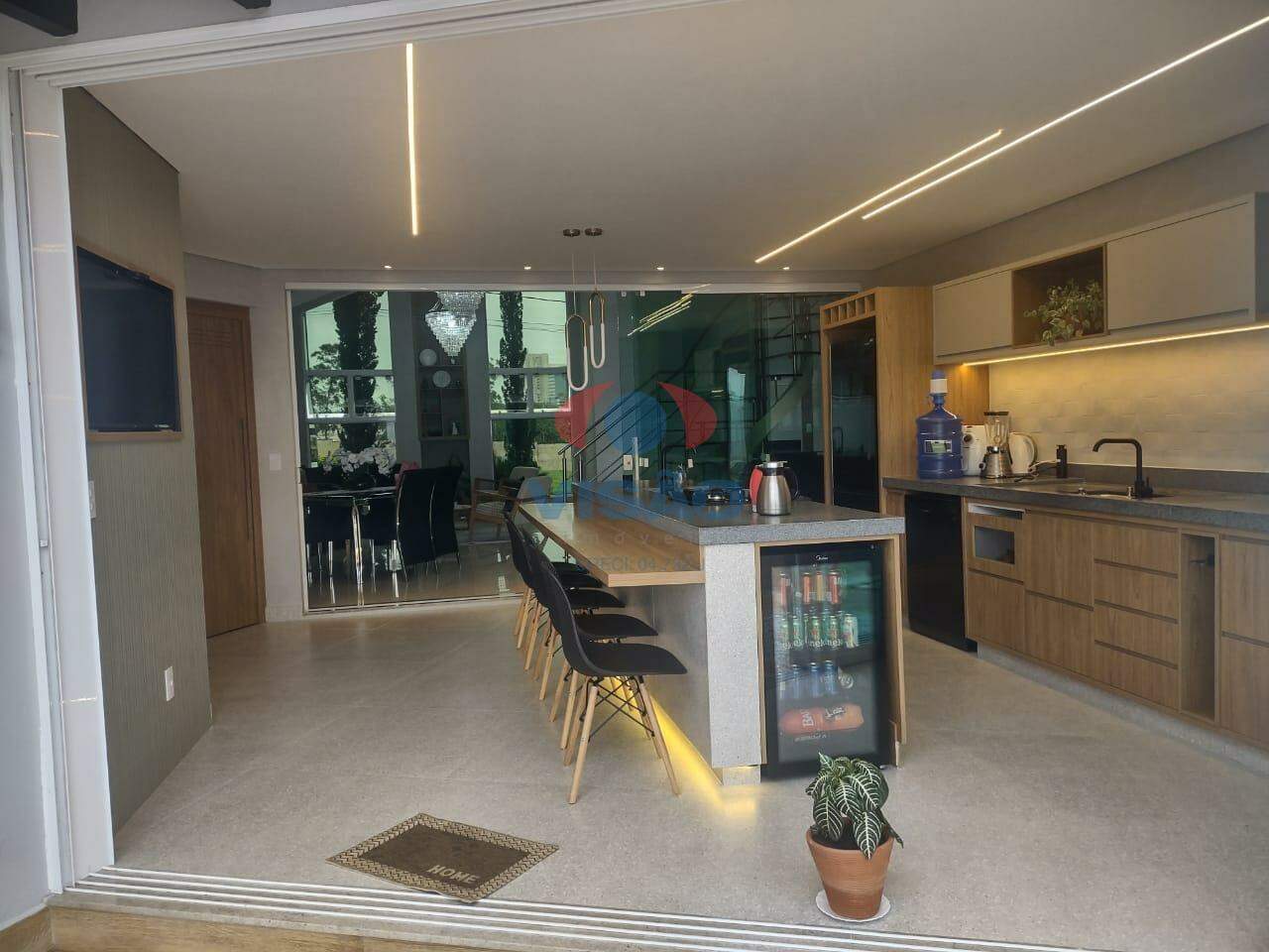 Casa em condomínio à venda no Jardim dos Lagos: 