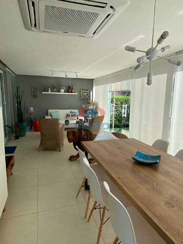 Casa em condomínio à venda no Jardim Esplanada: