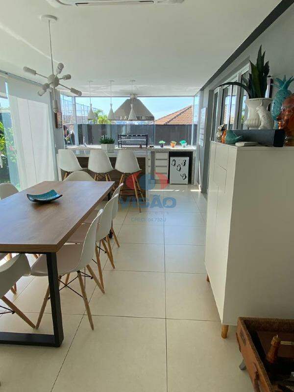 Casa em condomínio à venda no Jardim Esplanada: 
