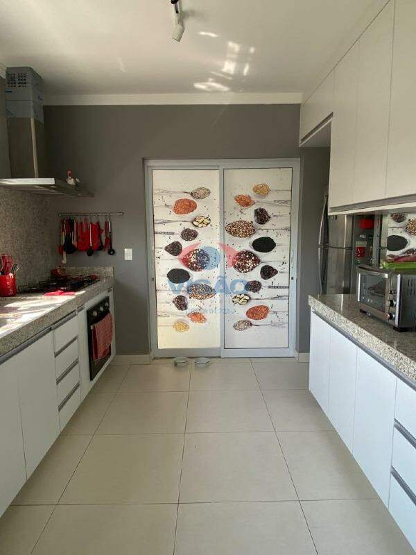 Casa em condomínio à venda no Jardim Esplanada: 