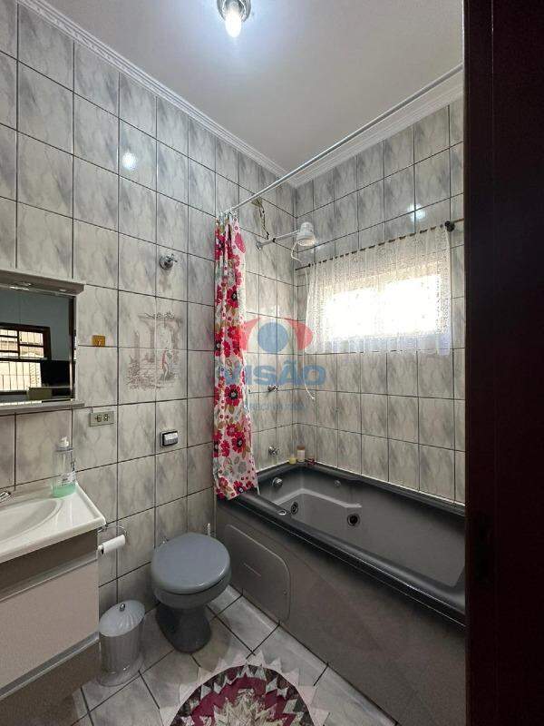 Casa para aluguel no Jardim Regina: 