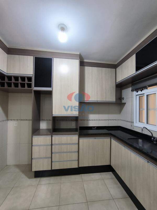 Casa para aluguel no Vila Furlan: 