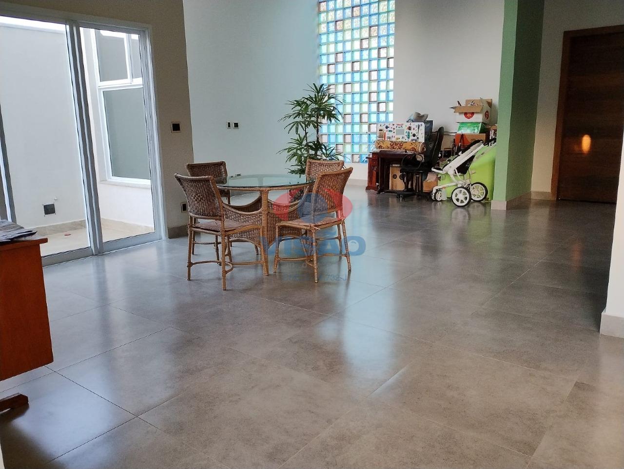 Casa à venda no Centro: