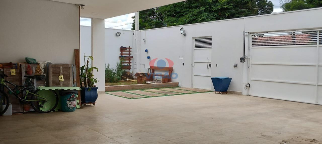 Casa à venda no Centro: 