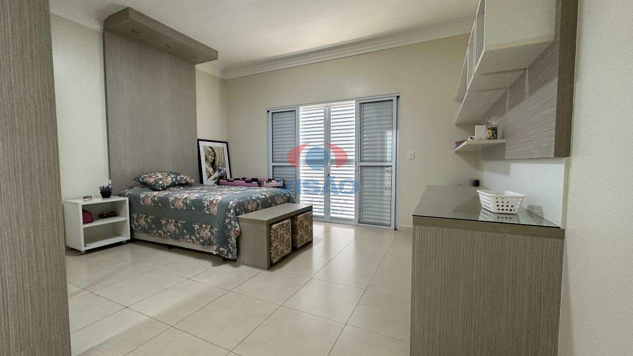 Casa em condomínio à venda no Jardim Vila Paradiso: 