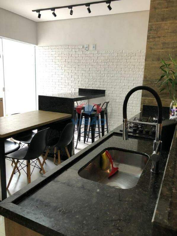 Casa à venda no Jardim Juscelino Kubitschek: