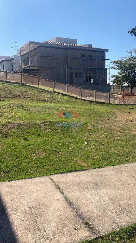 Terreno em condomínio à venda no Jardim Santa Rita: 