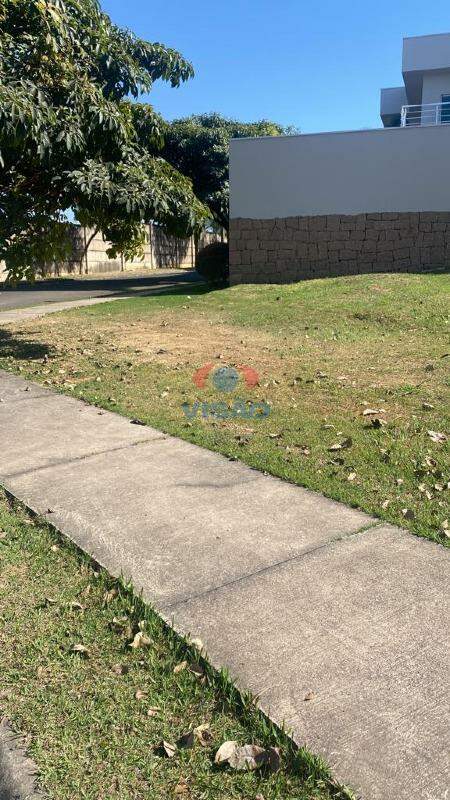 Terreno em condomínio à venda no Jardim Santa Rita: 
