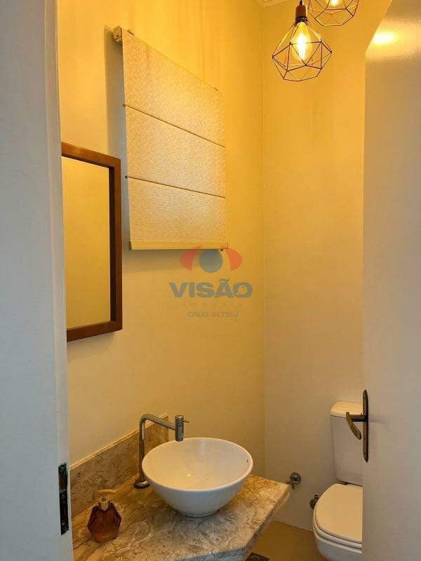 Casa em condomínio à venda no Jardim Panorama: