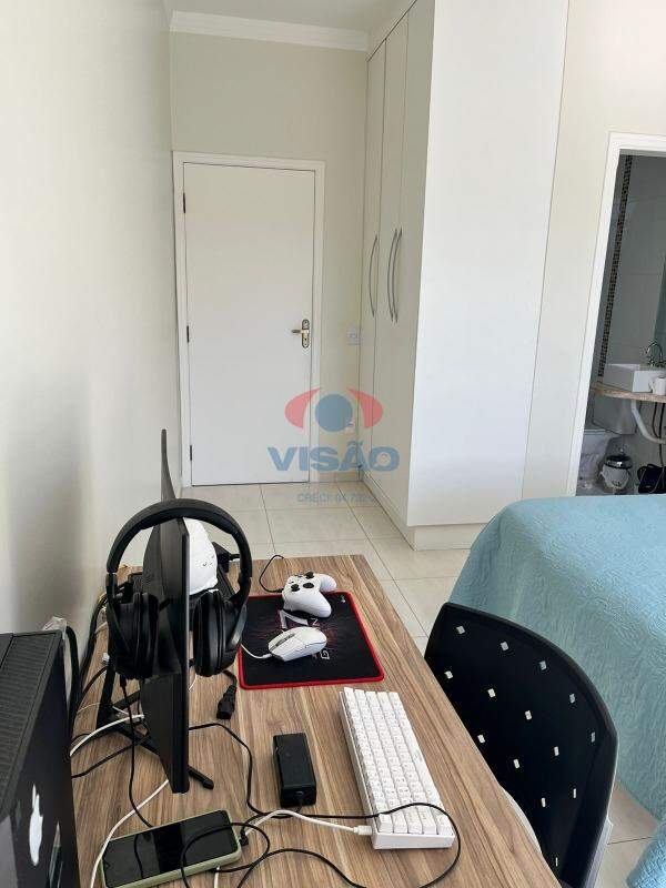 Casa em condomínio à venda no Jardim Panorama: