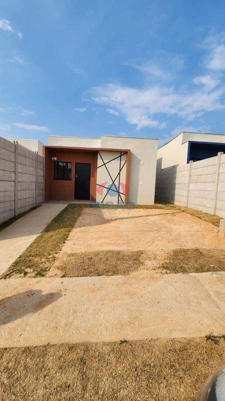 Casa à venda no Parque Barnabé: 