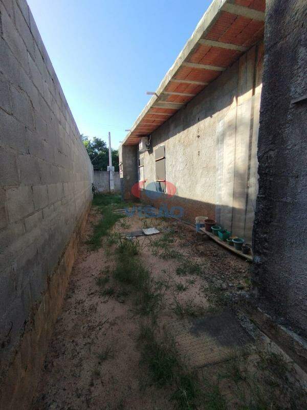 Casa em condomínio à venda no Terras de Itaici: