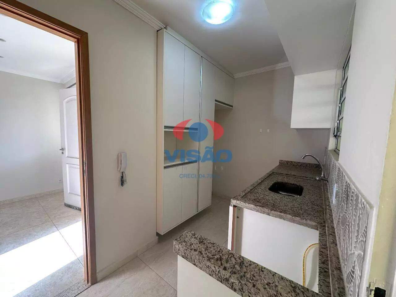 Casa em condomínio à venda no Jardim Pedroso: 