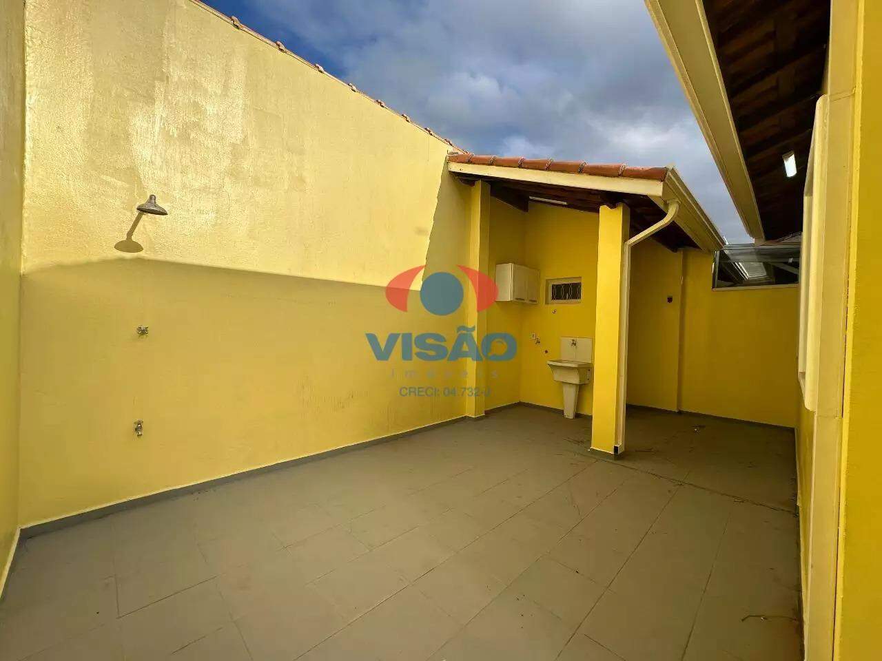 Casa em condomínio à venda no Jardim Pedroso: 