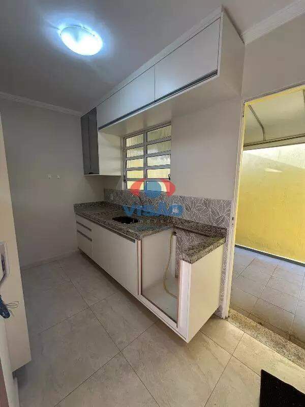 Casa em condomínio à venda no Jardim Pedroso: 