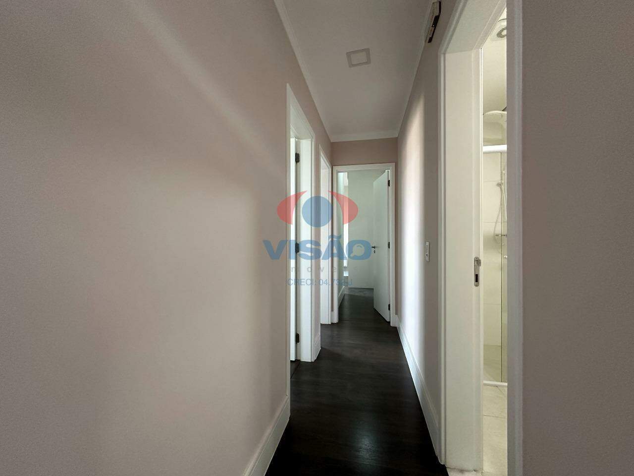 Apartamento à venda no Bairro Pau Preto: Corredor interno