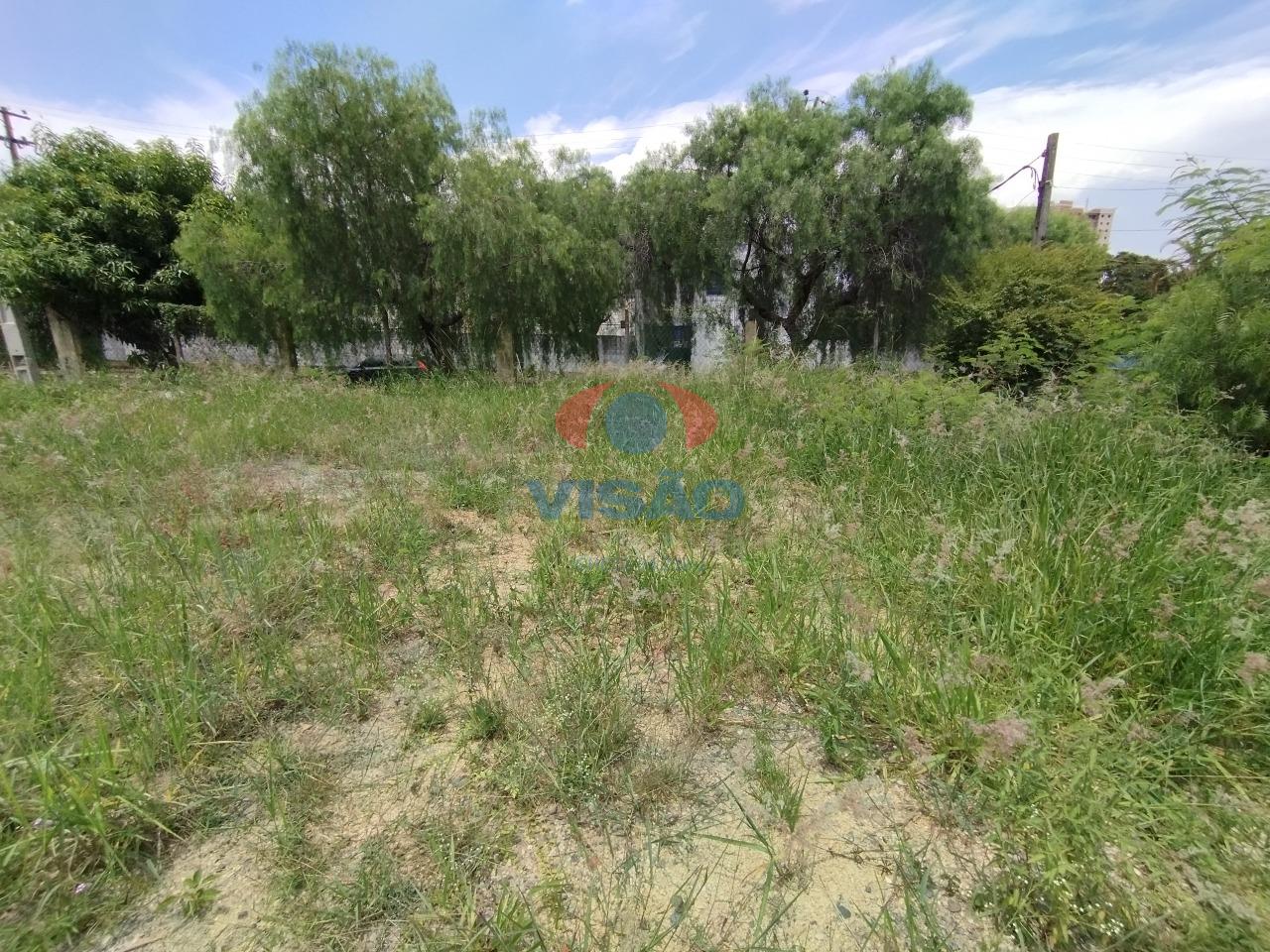 Terreno à venda no Jardim do Sol: 